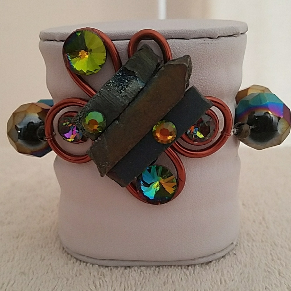 Handmade bracelet blue titanium quartz & swarovski